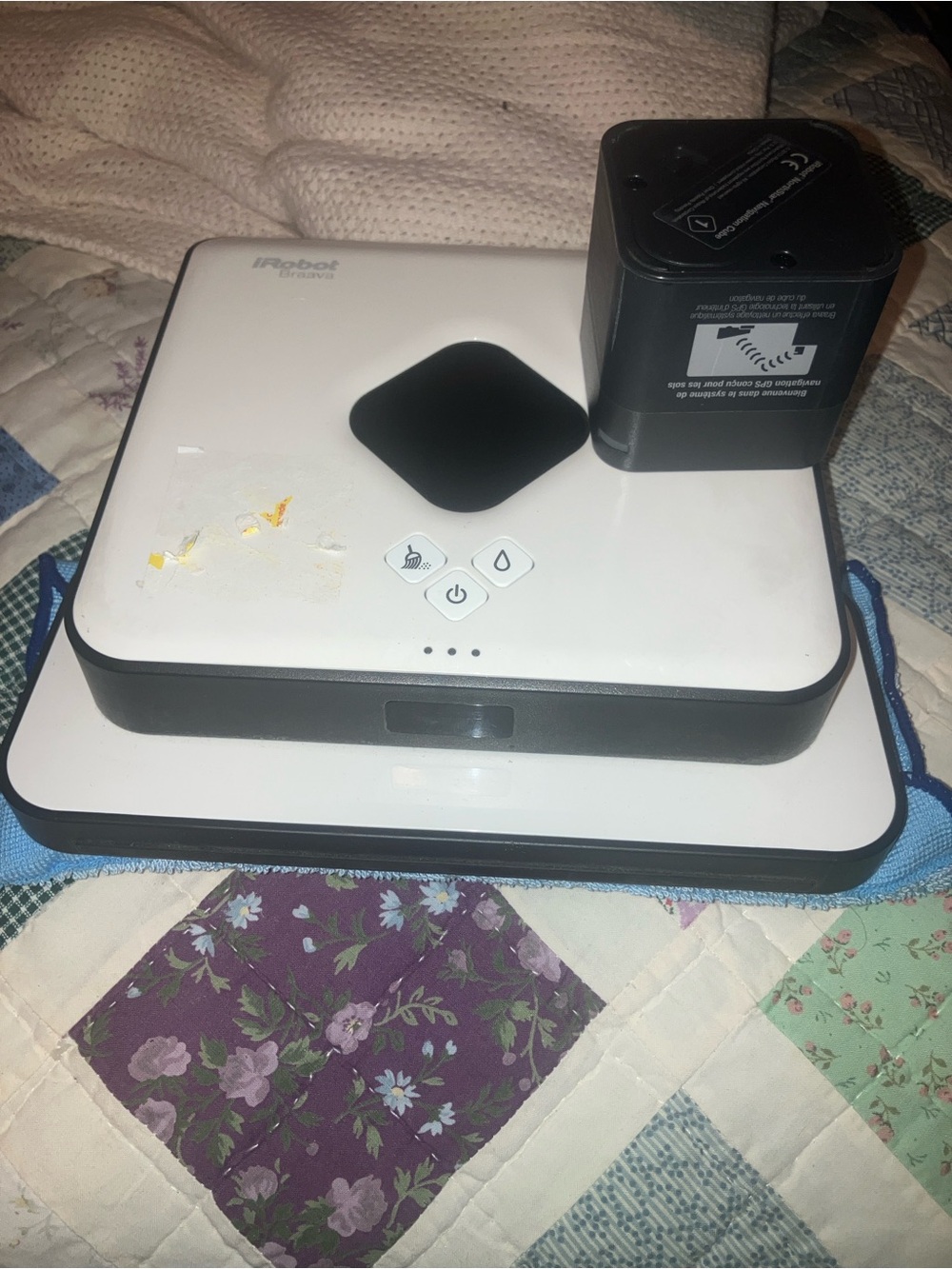 iRobot Bravva floor mopping robot model 320, never used , white